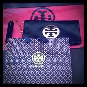 Tory Burch Black Leather Reva Clutch (gold)